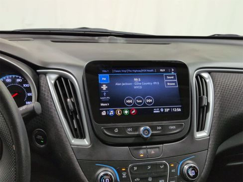 Used 2025 Chevrolet Malibu LT image 28