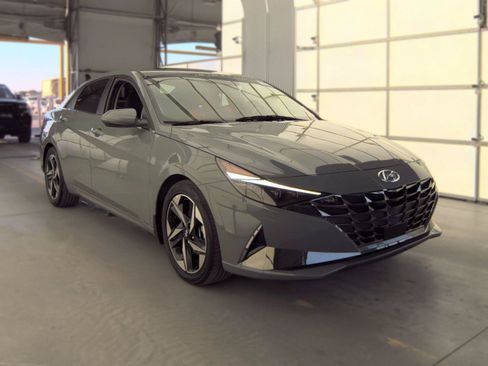 Used 2022 Hyundai Elantra Limited FWD image 1
