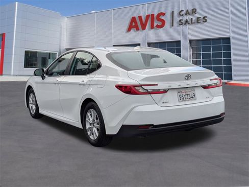 Used 2025 Toyota Camry LE image 9