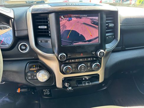 Used 2019 RAM 1500 Laramie AWD/4WD image 18