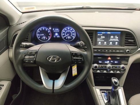 Used 2020 Hyundai Elantra SEL FWD image 22