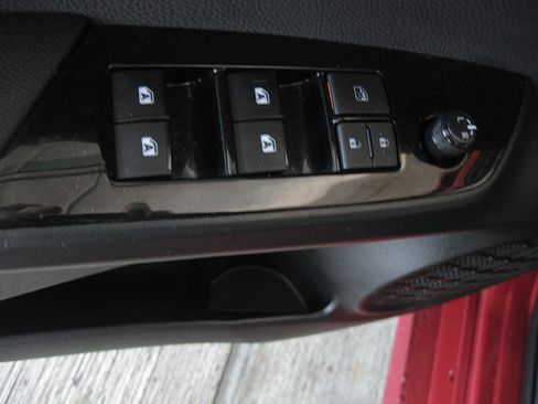 Used 2017 Toyota Prius Prime Advanced image 12