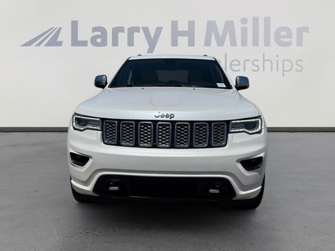 Used 2018 Jeep Grand Cherokee Overland AWD/4WD image 8