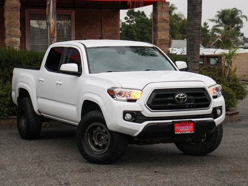 Used 2020 Toyota Tacoma SR5 image 2