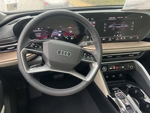 New 2025 Audi Q5 Premium image 32