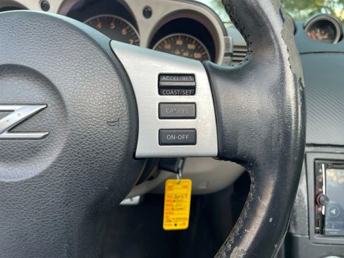 Used 2007 Nissan 350Z Touring image 20