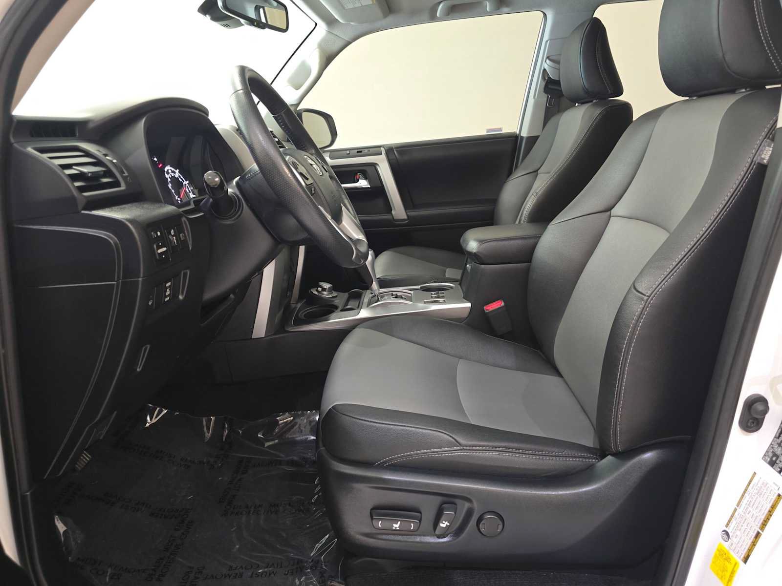 Used 2020 Toyota 4Runner SR5 Premium w/ Moonroof Package AWD/4WD image 22