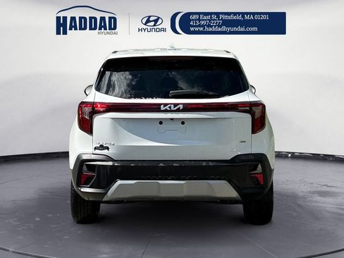 Used 2025 Kia Seltos LX AWD/4WD image 4