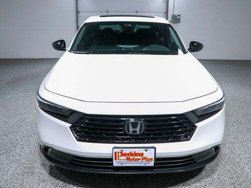 Used 2024 Honda Accord Sport image 4