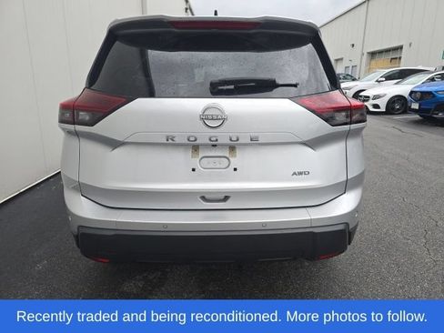 Used 2024 Nissan Rogue S AWD/4WD image 4