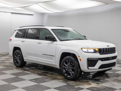 New 2026 Jeep Grand Cherokee L Limited image 1