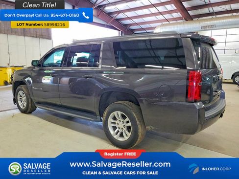 Used 2018 Chevrolet Suburban LT RWD image 3