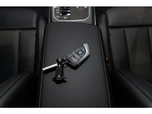 New 2025 BMW 330i xDrive Sedan w/ Convenience Package image 80