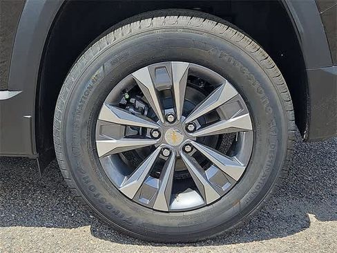 New 2025 Chevrolet Equinox LT image 7