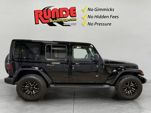Used 2021 Jeep Wrangler Unlimited Sahara AWD/4WD image 6