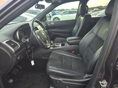 Used 2021 Jeep Grand Cherokee Laredo X RWD image 3