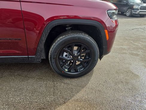 New 2026 Jeep Grand Cherokee Altitude AWD/4WD image 2