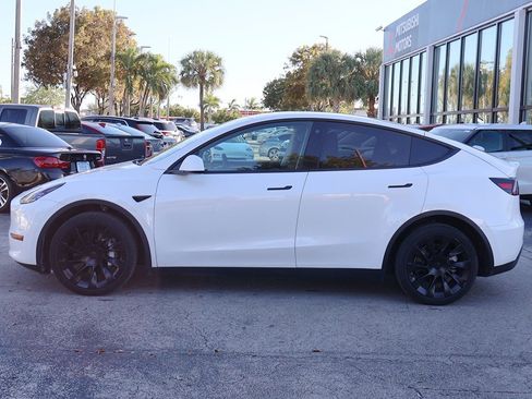 Used 2023 Tesla Model Y Long Range image 17