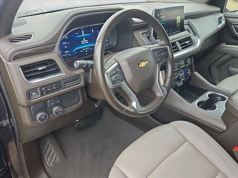 Used 2024 Chevrolet Suburban LT RWD image 10