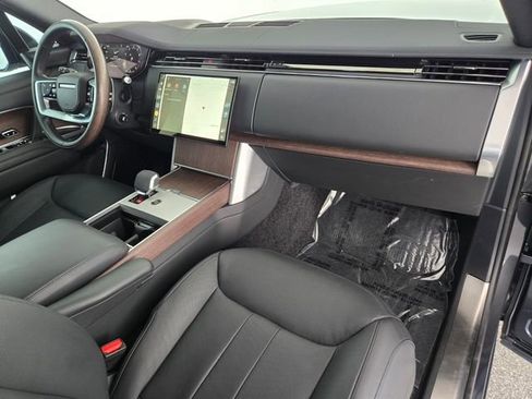 Used 2024 Land Rover Range Rover Long Wheelbase SE AWD/4WD image 18