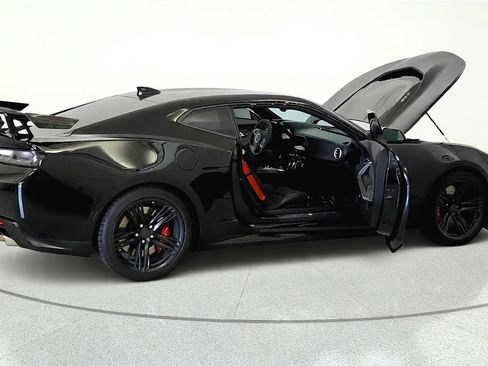Used 2018 Chevrolet Camaro ZL1 RWD image 12