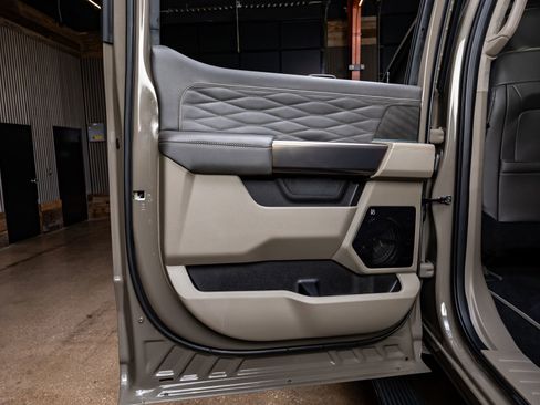 Used 2026 Ford F250 Platinum w/ Platinum Plus Package image 38