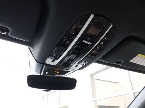 Used 2019 Porsche Cayenne AWD/4WD image 29