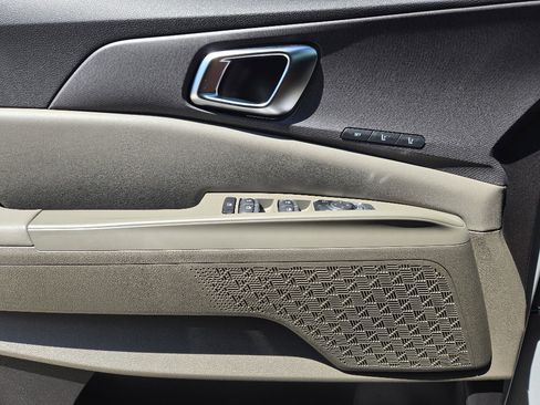 New 2026 Kia Carnival EX image 16