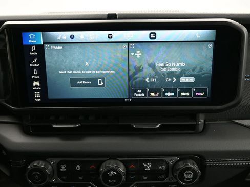 Used 2025 Jeep Wrangler Unlimited Rubicon 4xe w/ Safety Group AWD/4WD image 21