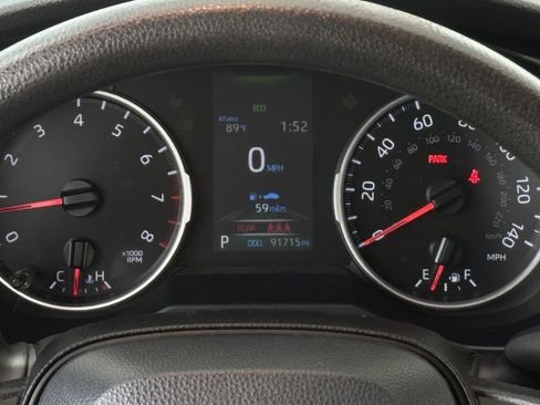 Used 2022 Toyota RAV4 LE FWD image 16
