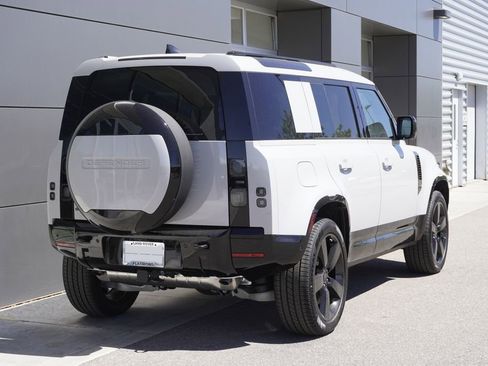 New 2026 Land Rover Defender 110 X-Dynamic SE AWD/4WD image 2