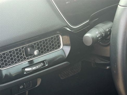 Used 2024 Honda Civic Touring image 10