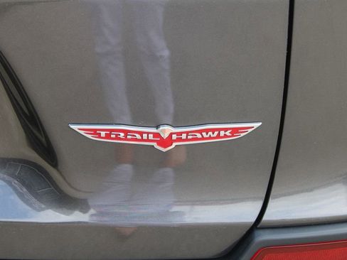 Used 2020 Jeep Cherokee Trailhawk w/ Trailer Tow Group image 21