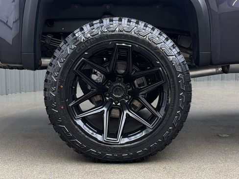 Used 2025 GMC Sierra 1500 AT4X w/ AT4X AEV Edition image 11