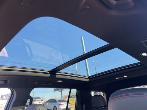 Used 2024 Chevrolet Traverse RS image 42