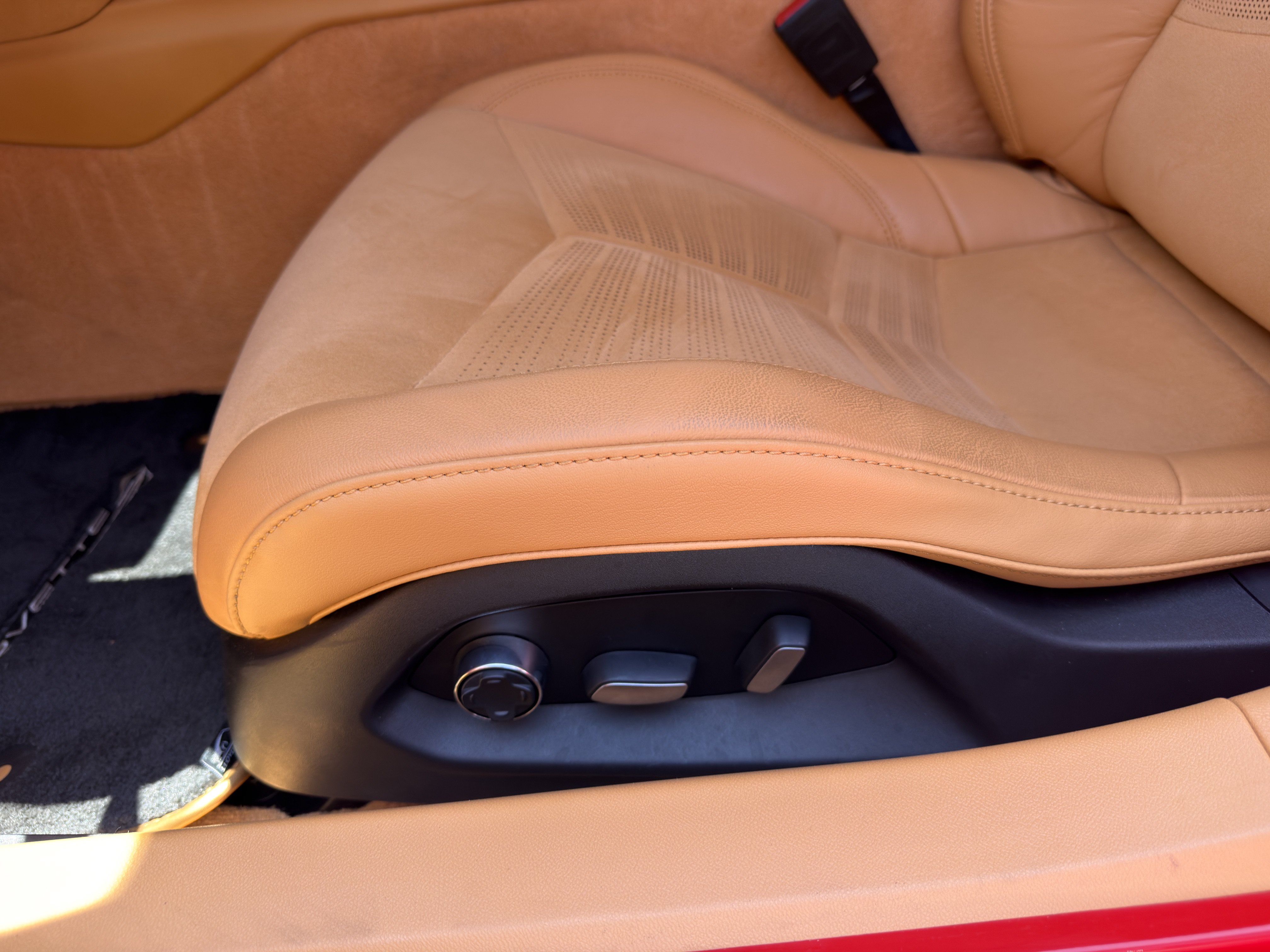 Used 2022 Chevrolet Corvette Stingray Premium Conv w/ Z51 Performance Package RWD image 18