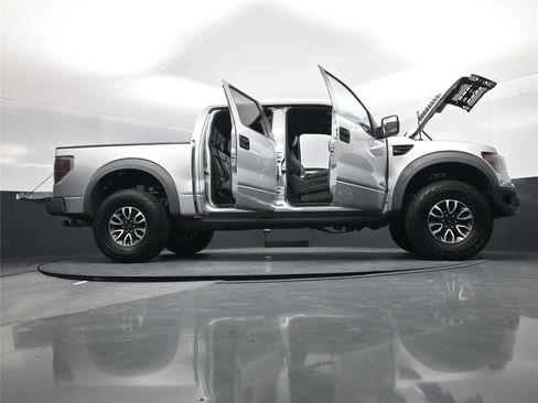 Used 2014 Ford F150 Raptor w/ Equipment Group 801A Luxury image 21