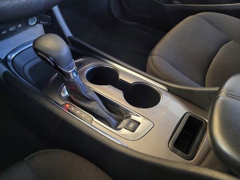 Used 2024 Chevrolet Malibu LT image 26