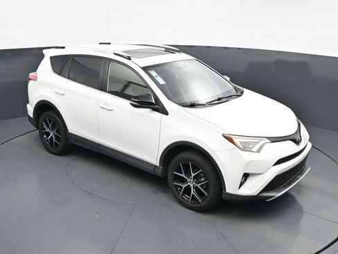 Used 2016 Toyota RAV4 SE FWD image 12