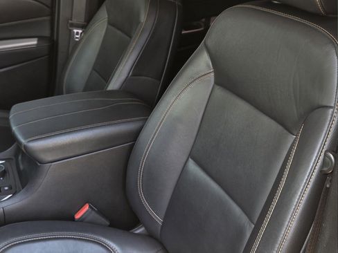 Used 2021 Chevrolet Traverse RS FWD image 21