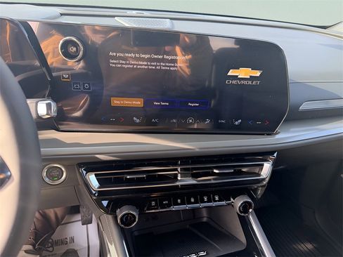 New 2026 Chevrolet Traverse LT w/ Enhanced Driving Package image 18