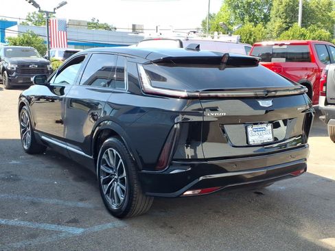 Used 2025 Cadillac Lyriq Sport AWD/4WD image 4