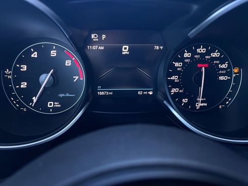 Used 2022 Alfa Romeo Stelvio Ti image 14