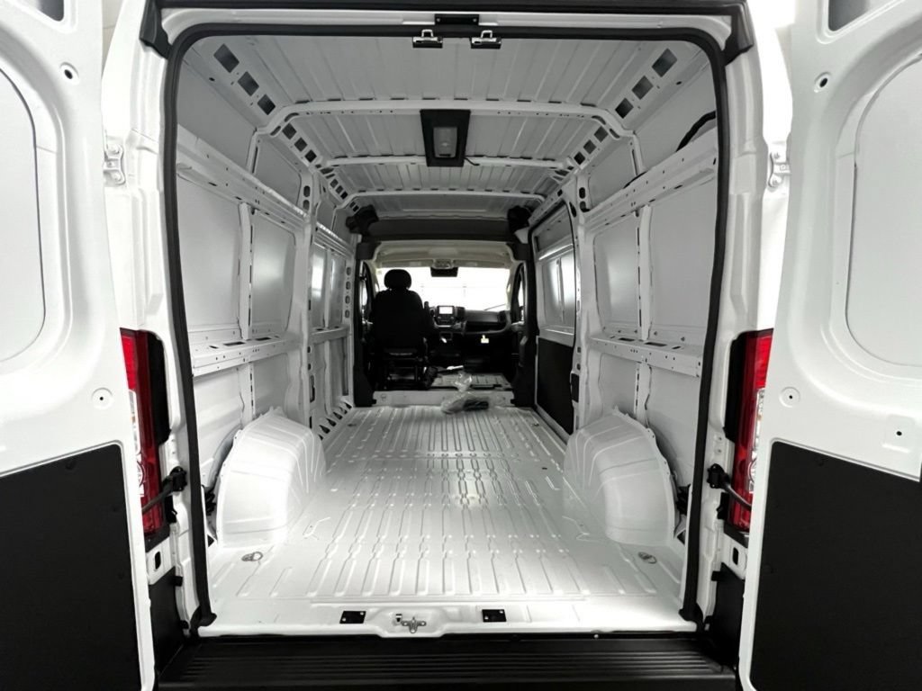 Used 2024 RAM ProMaster 1500 w/ Convenience Group FWD image 8