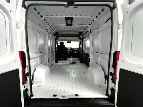 Used 2024 RAM ProMaster 1500 w/ Convenience Group FWD image 8