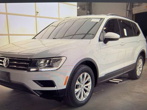 Used 2018 Volkswagen Tiguan S image 1