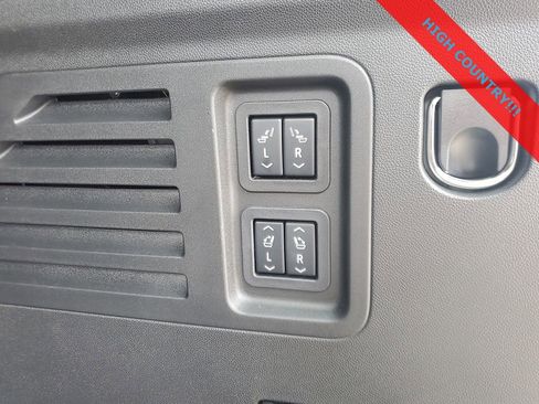 Used 2025 Chevrolet Traverse High Country image 9