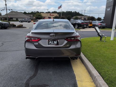 Used 2023 Toyota Camry SE w/ Convenience Package FWD image 20
