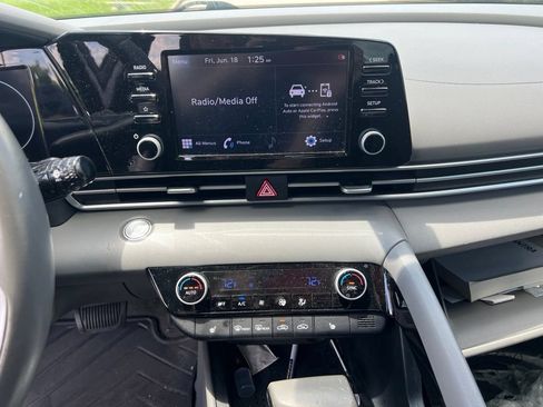 Used 2021 Hyundai Elantra SEL w/ Convenience + Premium Package FWD image 8