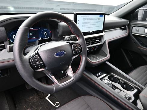 Used 2025 Ford Explorer ST-Line w/ Premium Package RWD image 16